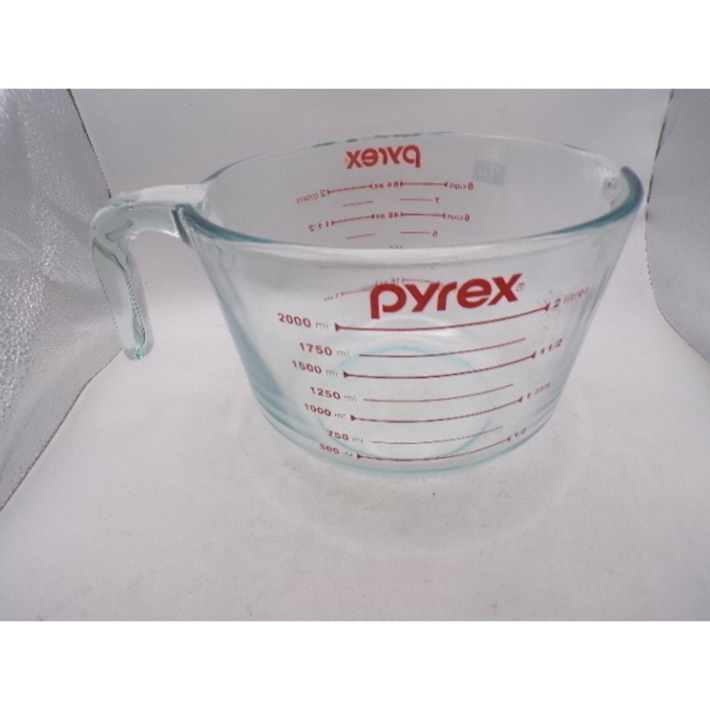 Pyrex 8 Cup 2 Quart 2000ml Large Glass Measuring Cup with Handle and Red Marking